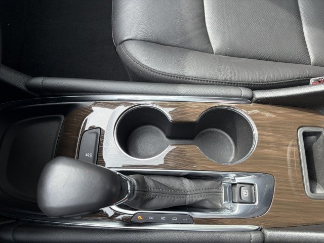 2022 Chevrolet Malibu Premier, 1-owner, no accidents,