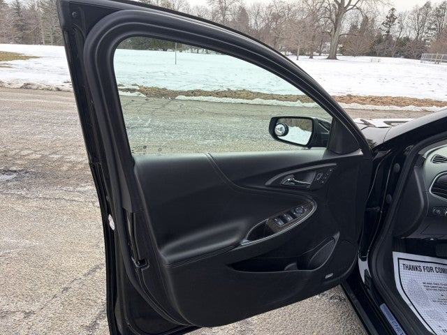 2022 Chevrolet Malibu Premier, 1-owner, no accidents,