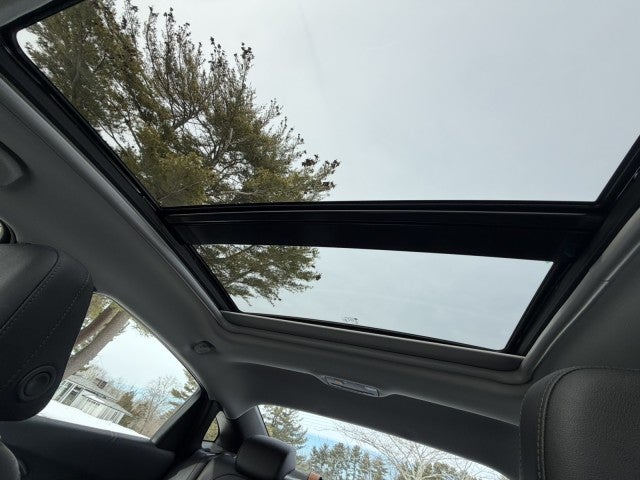 2022 Chevrolet Malibu Premier, 1-owner, no accidents,