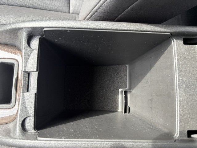 2022 Chevrolet Malibu Premier, 1-owner, no accidents,