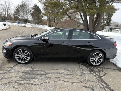 2022 Chevrolet Malibu Premier, 1-owner, no accidents,