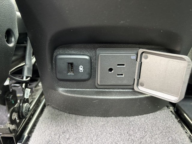 2022 Chevrolet Malibu Premier, 1-owner, no accidents,