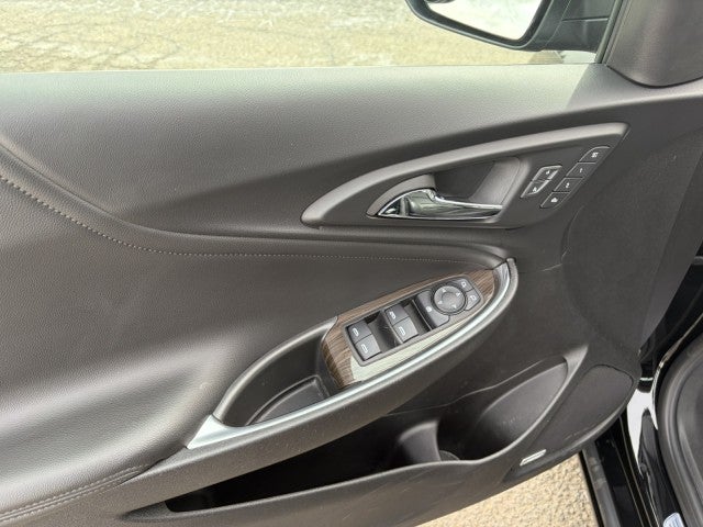 2022 Chevrolet Malibu Premier, 1-owner, no accidents,