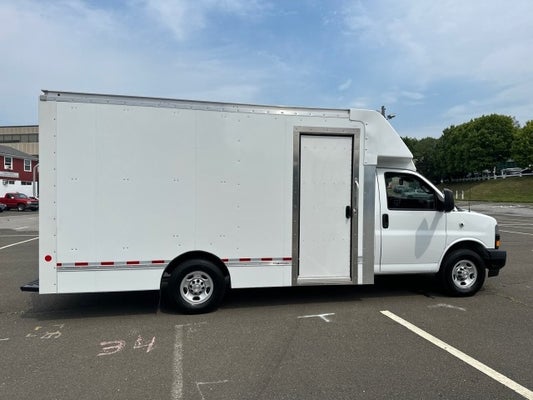2022 Chevrolet Express Commercial Cutaway 15 Foot Box Van Roll-Up Rear Door in Derwood, MD - Rothbard Chevrolet