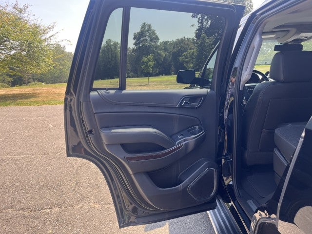 2019 GMC Yukon SLT, 2nd Row Buckets,