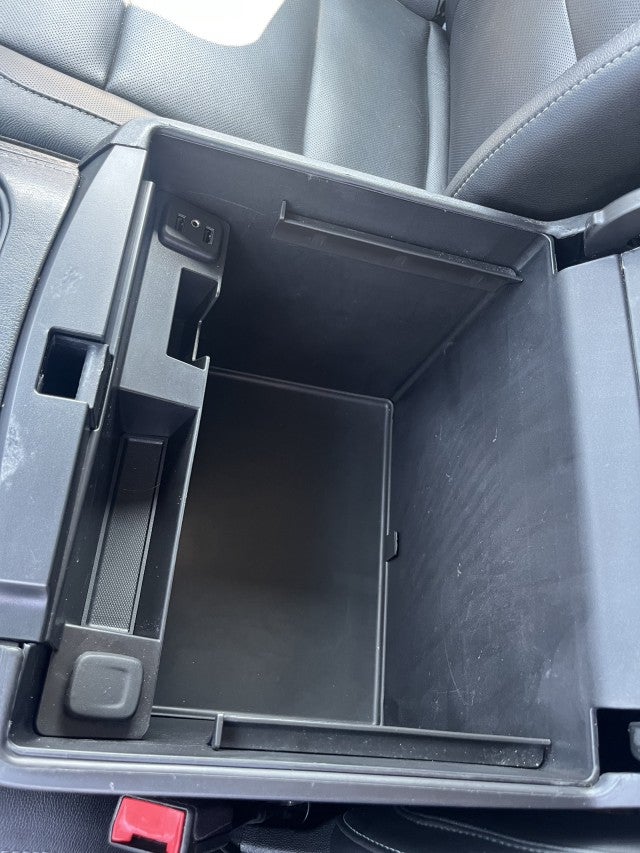 2019 GMC Yukon SLT, 2nd Row Buckets,