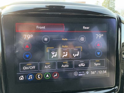 2022 Chevrolet Traverse Premier, AWD, Dual Sunroof, 7 Pass Premier, AWD, Dual Sunroof, 7 Pass