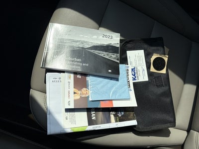 2023 Chevrolet Suburban Z71, Luxury Pkg., Sunroof, 2nd Row Buckets