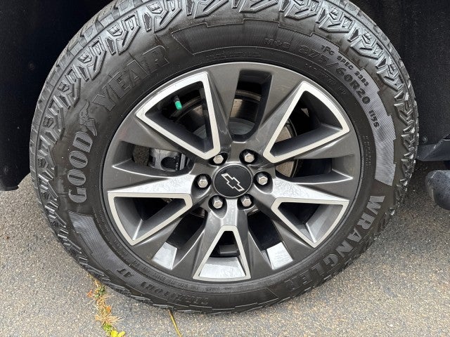 2024 Chevrolet Suburban Z71, Luxury Pkg, Panoramic Sunroof, 1- owner