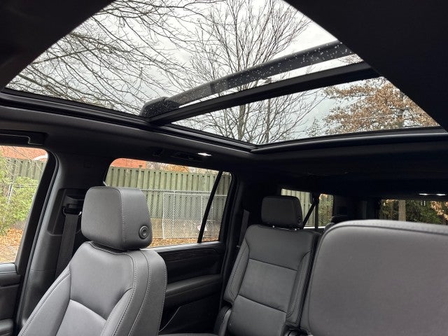 2024 Chevrolet Suburban Z71, Luxury Pkg, Panoramic Sunroof, 1- owner