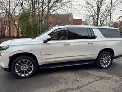 2023 Chevrolet Suburban Premier with Center Buckets and Sunroof in Iridescent Pearl Tintcoat