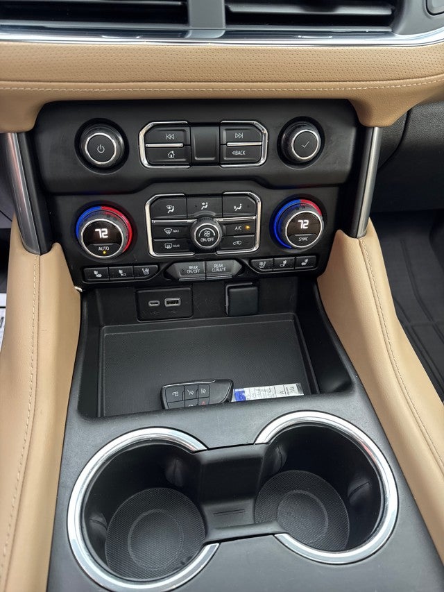 2023 Chevrolet Suburban Premier with Center Buckets and Sunroof in Iridescent Pearl Tintcoat