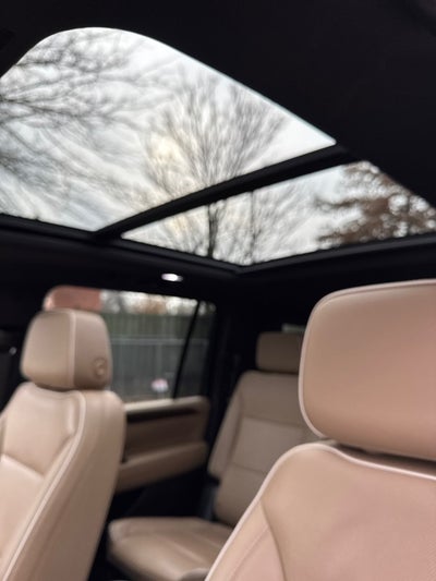 2023 Chevrolet Suburban Premier with Center Buckets and Sunroof in Iridescent Pearl Tintcoat