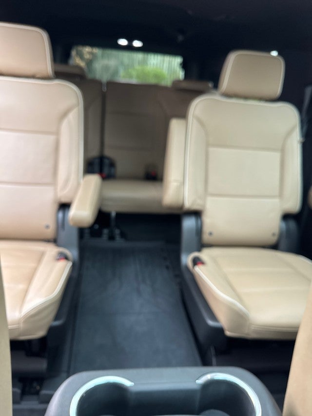 2023 Chevrolet Suburban Premier with Center Buckets and Sunroof in Iridescent Pearl Tintcoat