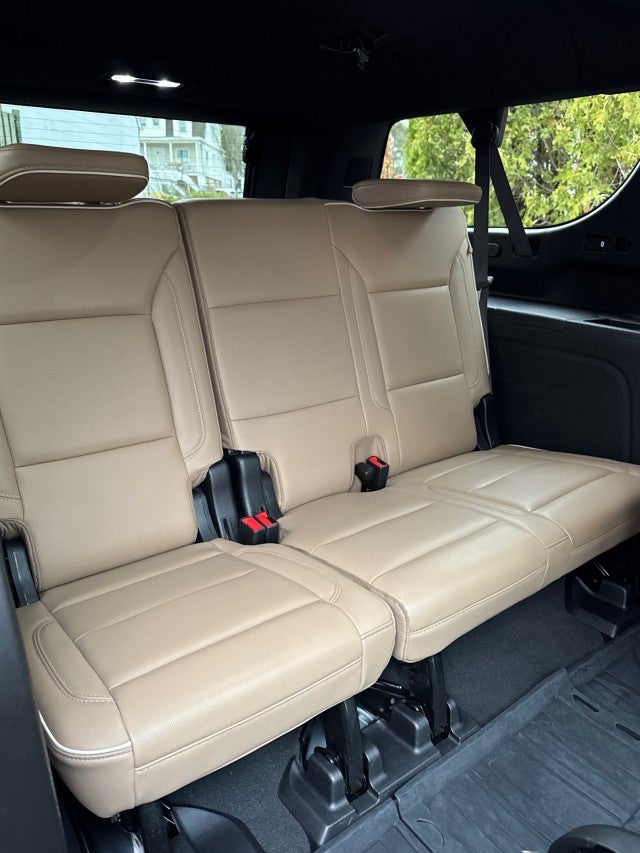 2023 Chevrolet Suburban Premier with Center Buckets and Sunroof in Iridescent Pearl Tintcoat