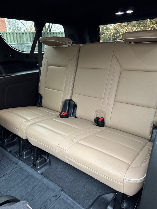 2023 Chevrolet Suburban Premier with Center Buckets and Sunroof in Iridescent Pearl Tintcoat