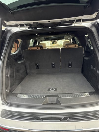 2023 Chevrolet Suburban Premier with Center Buckets and Sunroof in Iridescent Pearl Tintcoat