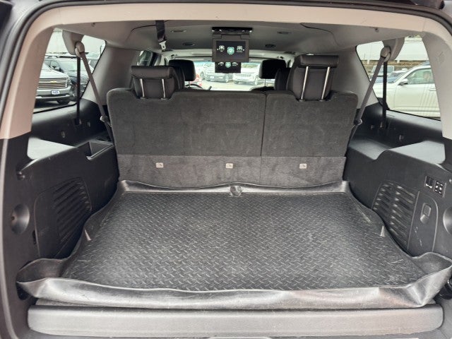 2017 Chevrolet Suburban LT, 2nd Row Buckets, Brand NEW GM Transmission with warranty