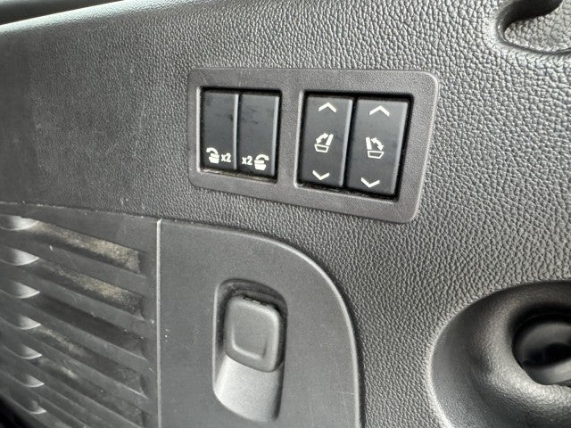 2017 Chevrolet Suburban LT, 2nd Row Buckets, Brand NEW GM Transmission with warranty