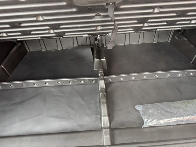 2017 Chevrolet Suburban LT, 2nd Row Buckets, Brand NEW GM Transmission with warranty