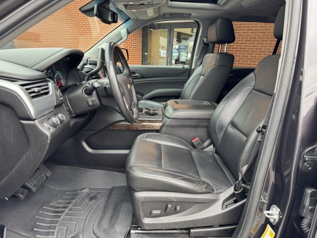 2017 Chevrolet Suburban LT, 2nd Row Buckets, Brand NEW GM Transmission with warranty