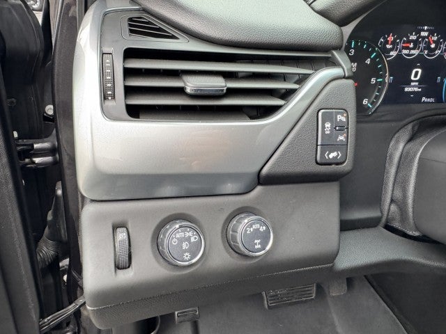 2017 Chevrolet Suburban LT, 2nd Row Buckets, Brand NEW GM Transmission with warranty