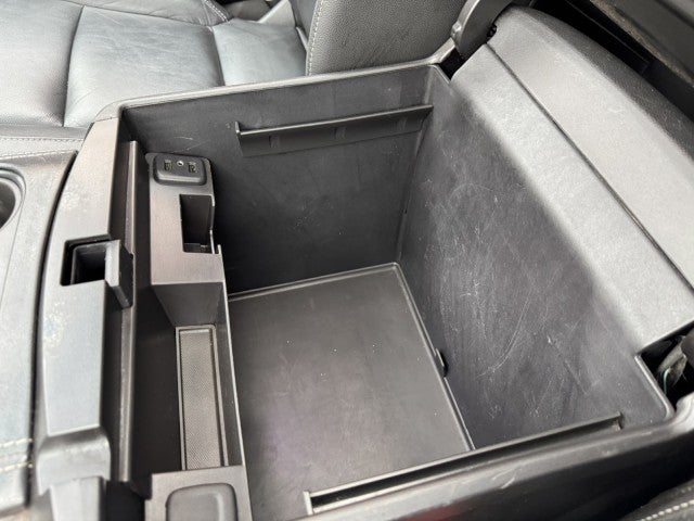 2017 Chevrolet Suburban LT, 2nd Row Buckets, Brand NEW GM Transmission with warranty