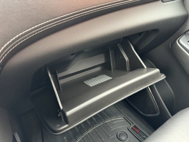 2017 Chevrolet Suburban LT, 2nd Row Buckets, Brand NEW GM Transmission with warranty