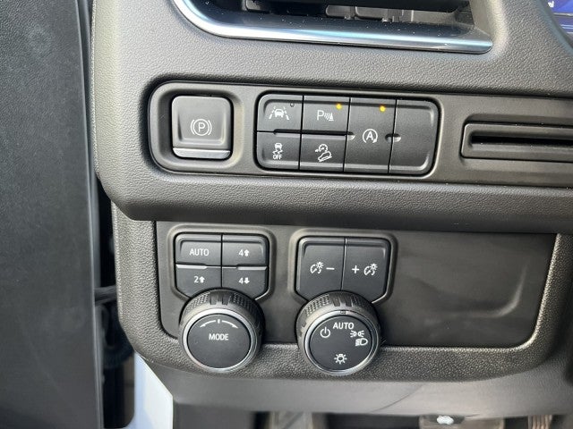 2023 Chevrolet Tahoe Premier, 2nd Row Buckets, Panoramic Sunroof, 1- owner