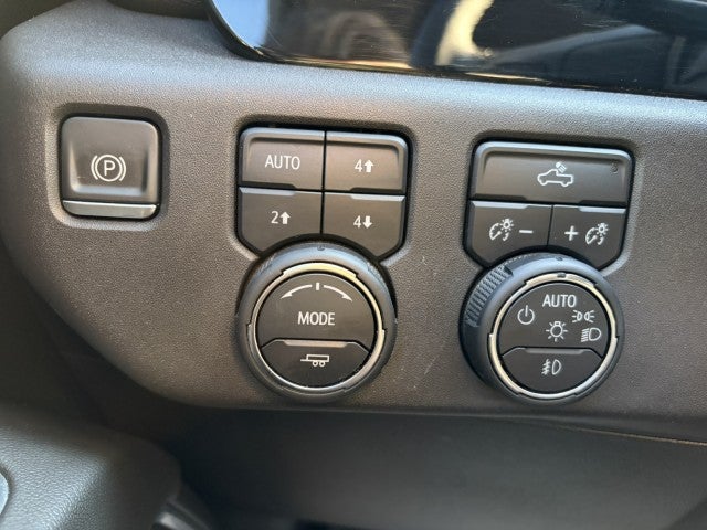 2022 Chevrolet Silverado 1500 LT Trail Boss, Assist Steps, Bed Liner, Multiflex Tail gate, 1-owner